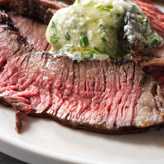 Chuck Steak Gourmet: Delight yourself with the Incomparable Flavor of Grilled Steak with Garlic Butter!